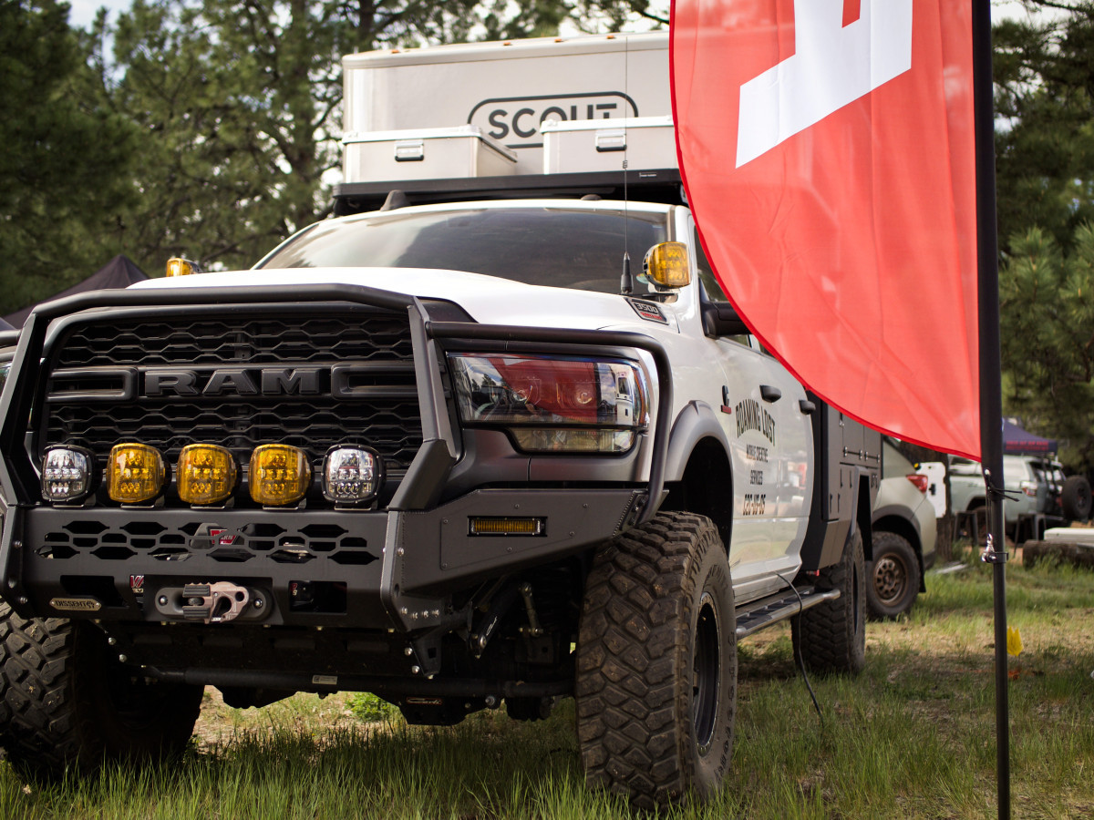 Купити Передні фари Dodge Ram 2500 2019-2023  PRO серія колір Alpha-Black AlphaRex AHL-DR219-P-S-FLB