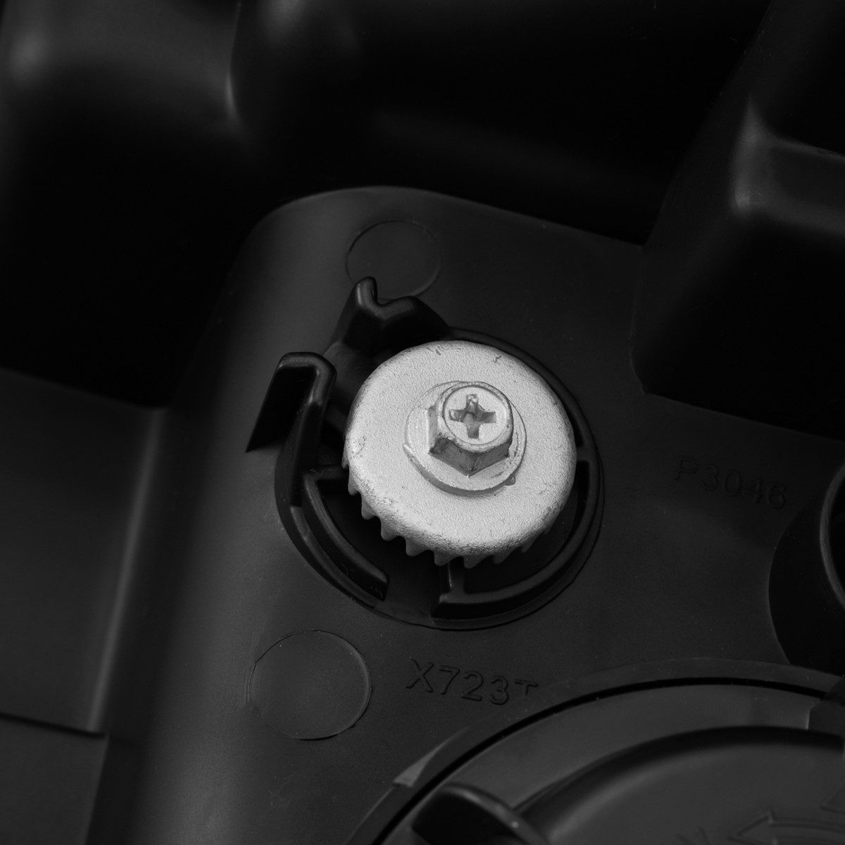 Купити Передні фари Chevrolet Silverado 1500 2016-2018 LED NOVA серія хром AlphaRex AHL-CL16-N-C