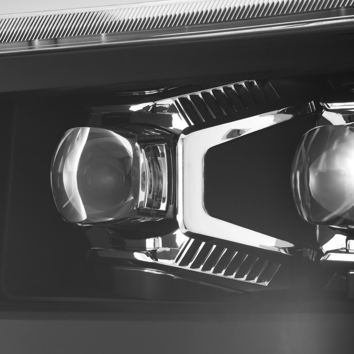 Купити Передні фари Chevrolet Silverado 1500 2014-2015 LED NOVA серія чорні AlphaRex AHL-CL14-N-B
