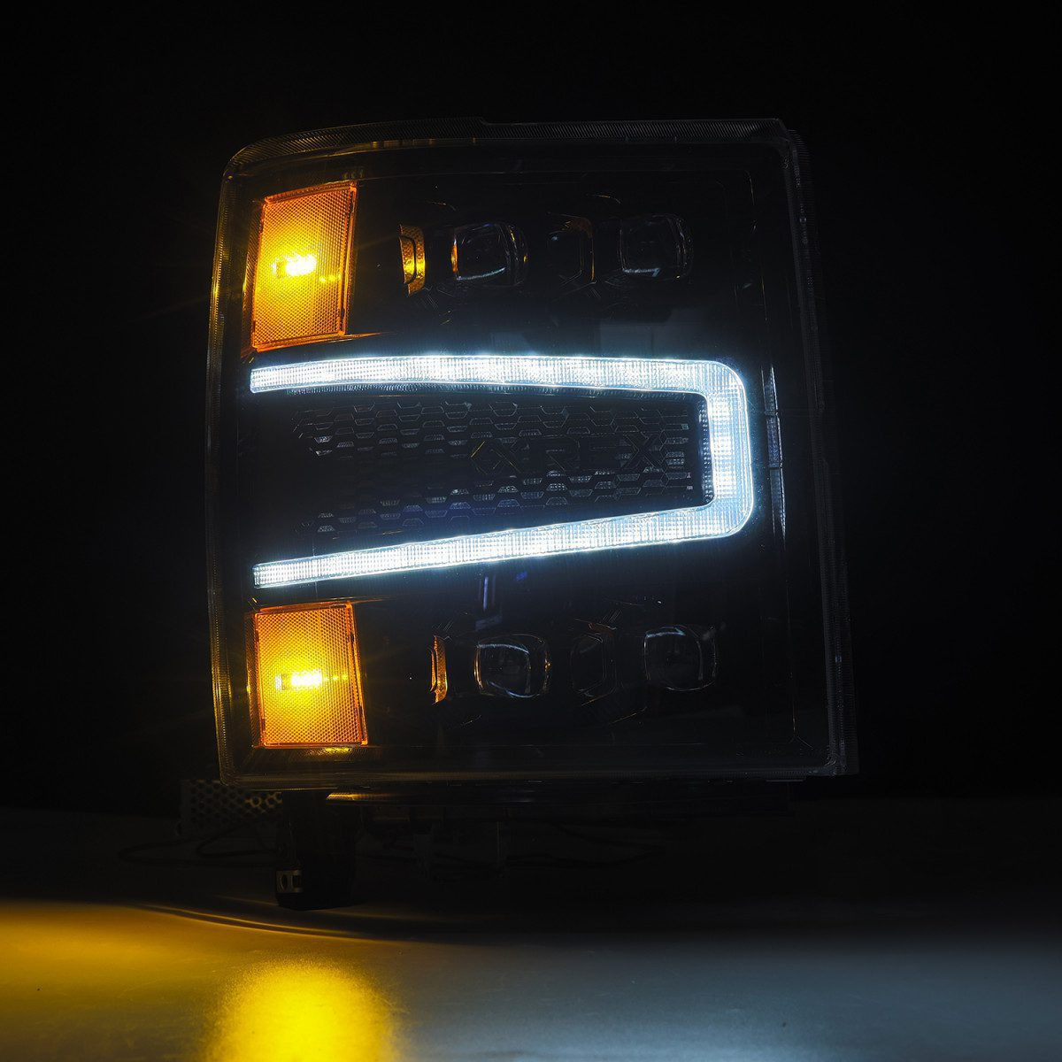 Купити Передні фари Chevrolet Silverado 1500 2014-2015 LED NOVA серія колір Alpha-Black AlphaRex AHL-CL14-N-FLB