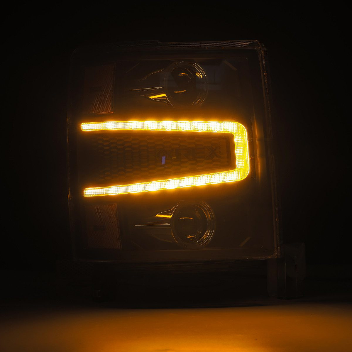 Купити Передні фари Chevrolet Silverado 1500 2014-2015 LED LUXX серія чорні AlphaRex AHL-CL14-PL-SA-B