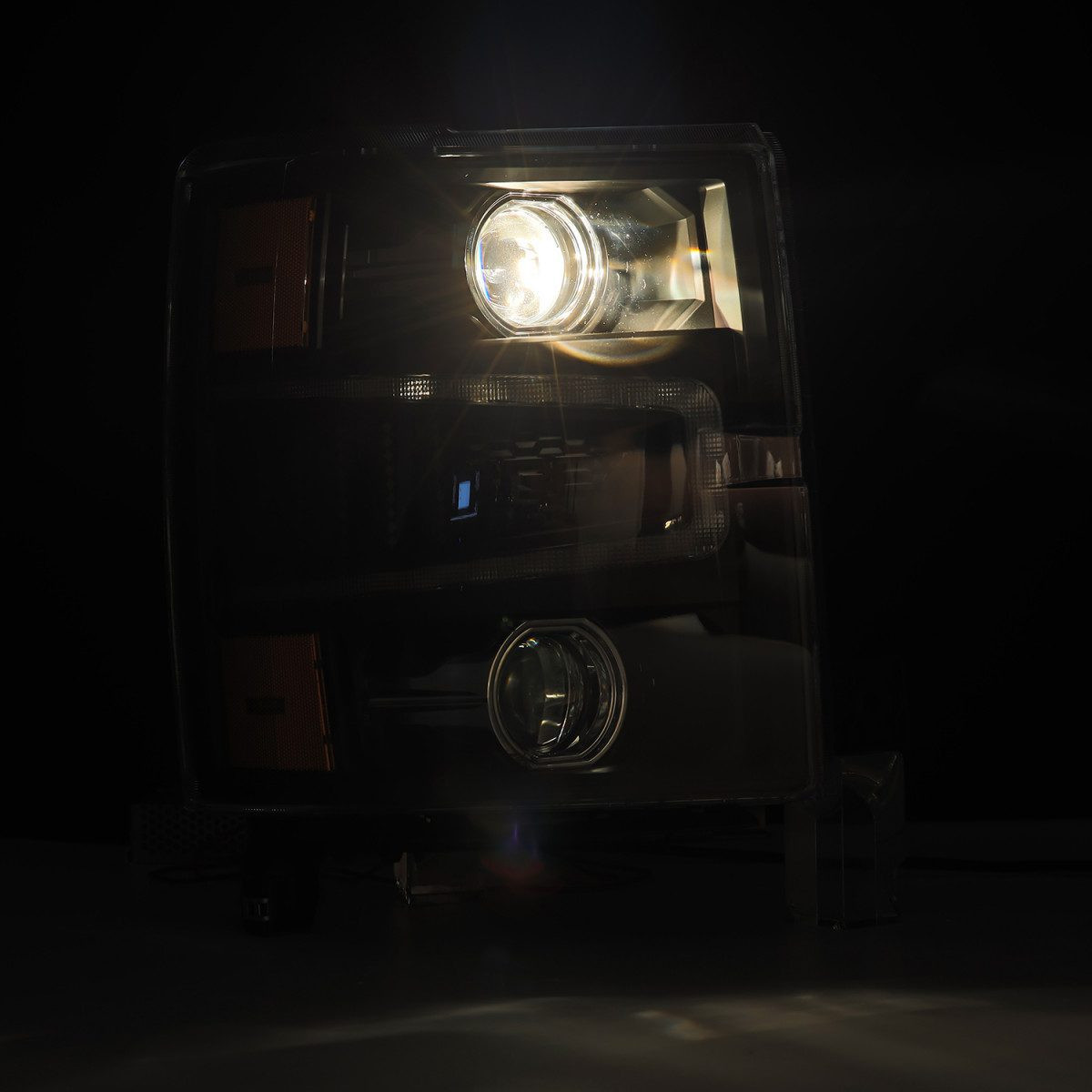 Купити Передні фари Chevrolet Silverado 1500 2014-2015  PRO серія чорні AlphaRex AHL-CL14-P-S-B