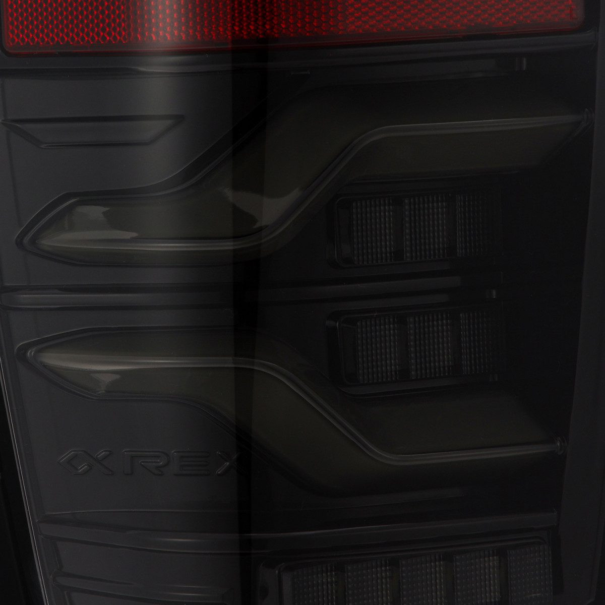 Купить Задние фары Toyota Tacoma 2016-2022 LED LUXX серия цвет Alpha-Black AlphaRex RTL-TT16-SA-YS-LB