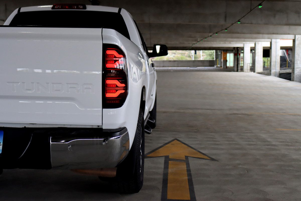 Buy Rear headlights Toyota Tundra 2014-2021 LED LUXX Series Black-red Alpharex RTL-TUN14-SA-RR-LBS