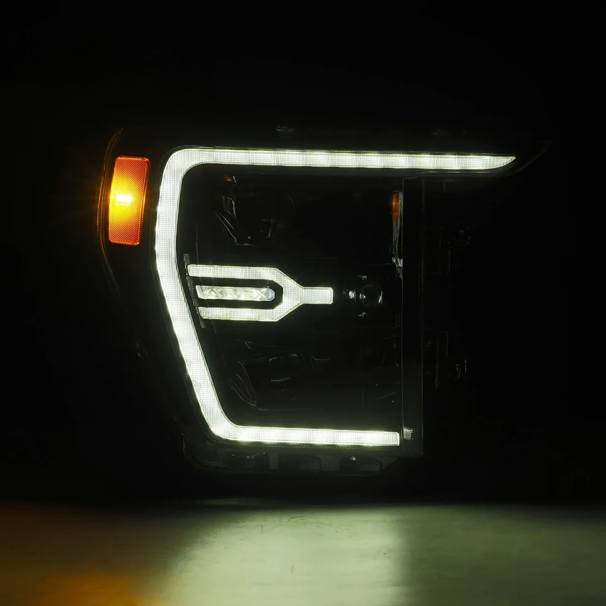 Купить Передние фары Ford F150 2021-2022 LED LUXX серия цвет Alpha-Black AlphaRex AHL-FF21-G2-PL-SA-FLB