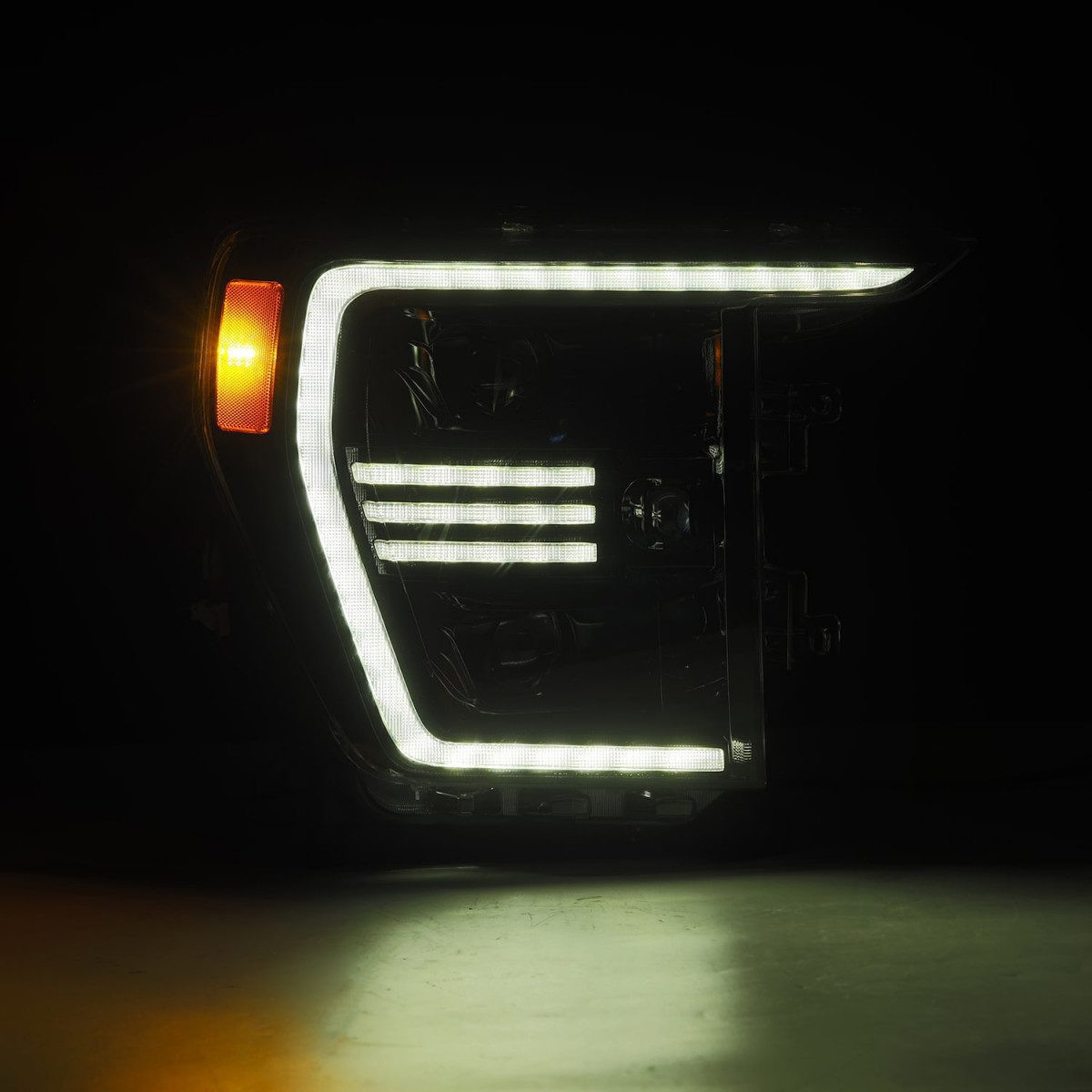 Купити Передні фари Ford F150 2021-2022  PRO серія колір Alpha-Black AlphaRex AHL-FF21-P-S-FLB