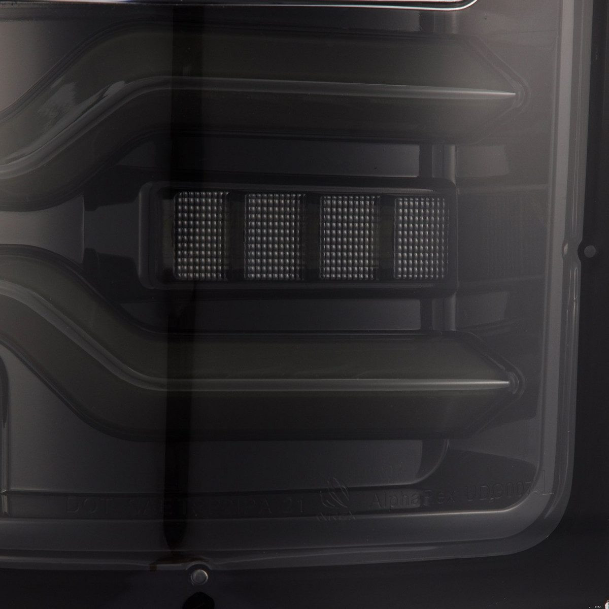 Купить Задние фары Dodge Ram 1500 2019-2022 LED LUXX серия цвет Alpha-Black AlphaRex RTL-DR19-SA-YS-LB