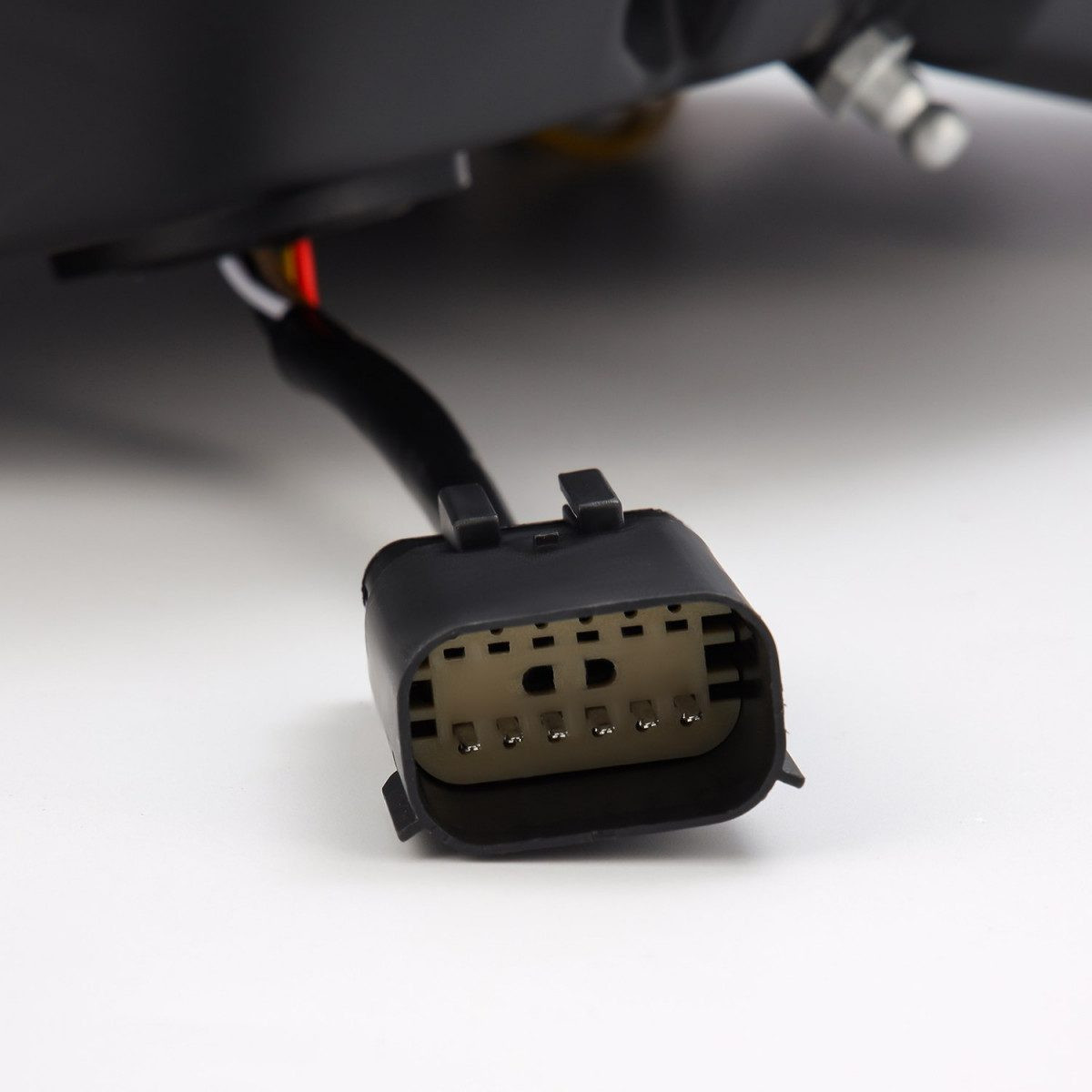 Купити Задні фари Dodge Ram 1500 2019-2023 LED LUXX серія чорні AlphaRex RTL-DR19-SA-YW-BS