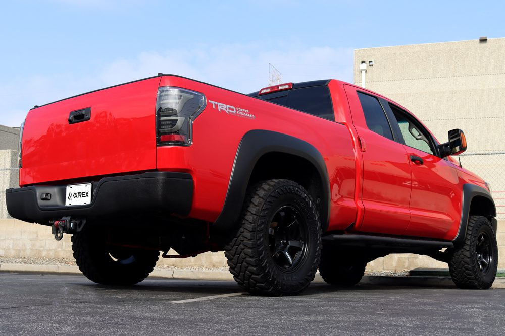 Купити Задні фари Toyota Tundra 2007-2013 LED LUXX серія колір Alpha-Black AlphaRex RTL-TUN07-SA-YS-LB