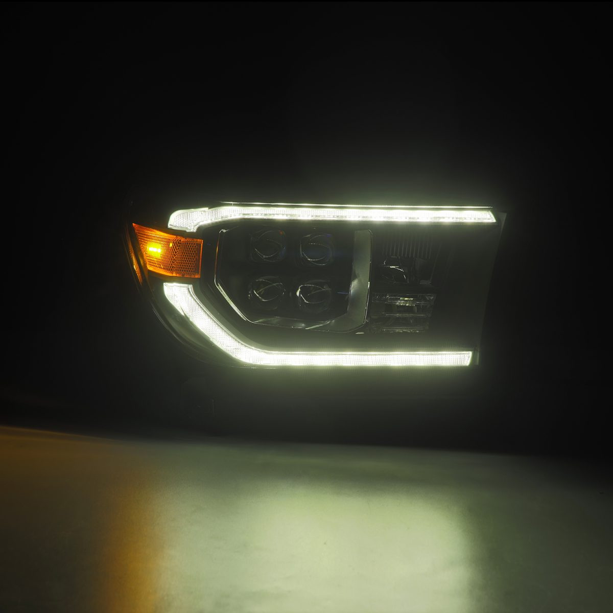 Купить Передние фары Toyota Tundra 2007-2013 LED NOVA серия черные AlphaRex AHL-TUN07-G2-N-B