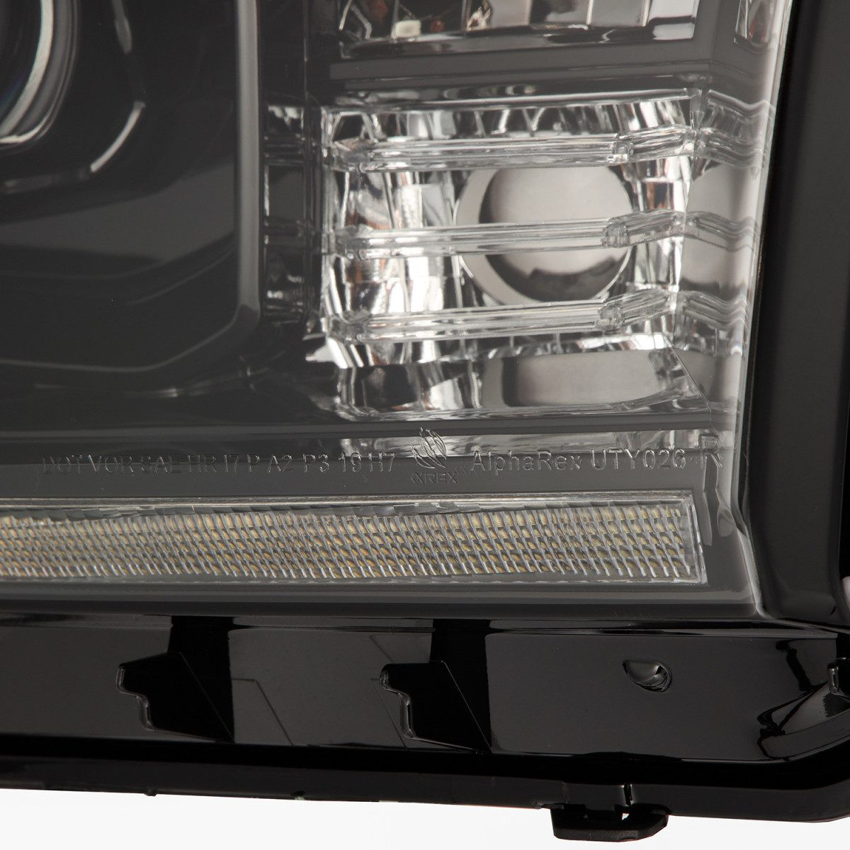 Купить Передние фары Toyota Tundra 2007-2013 LED LUXX серия черные AlphaRex AHL-TUN07-G2-PL-SA-B