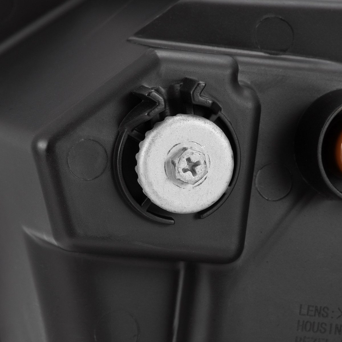 Купить Передние фары Toyota Tundra 2007-2013 LED LUXX серия хром AlphaRex AHL-TUN07-G2-PL-SA-C