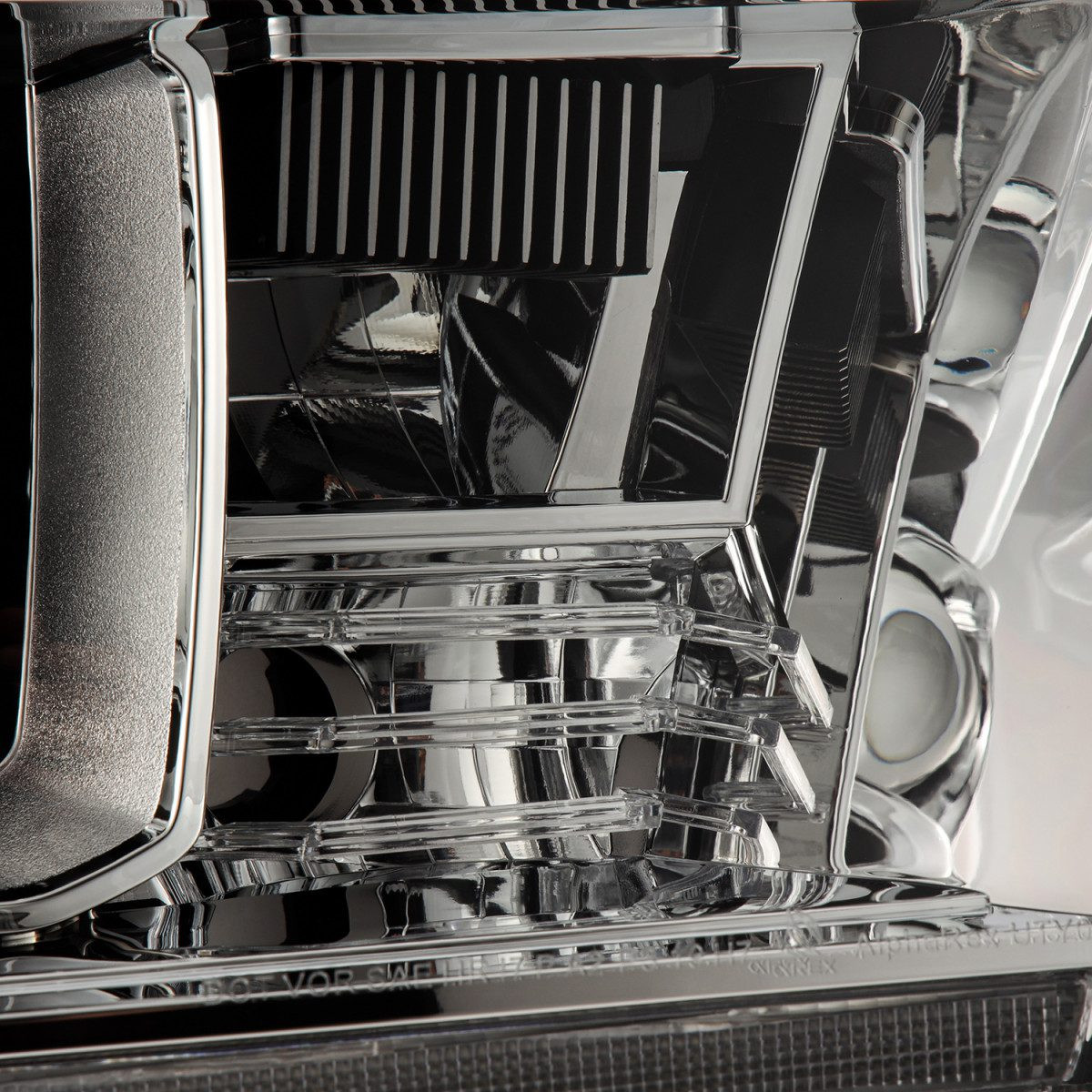 Купити Передні фари Toyota Tundra 2007-2013 LED PRO серія хром AlphaRex AHL-TUN07-G2-P-S-C