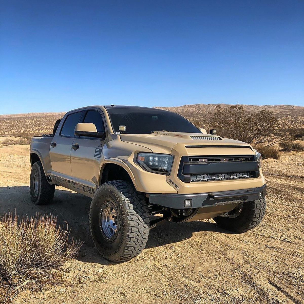 Купити Передні фари Toyota Tundra 2014-2021 LED NOVA серія колір Alpha-Black AlphaRex AHL-TUN14-G2-N-FLB