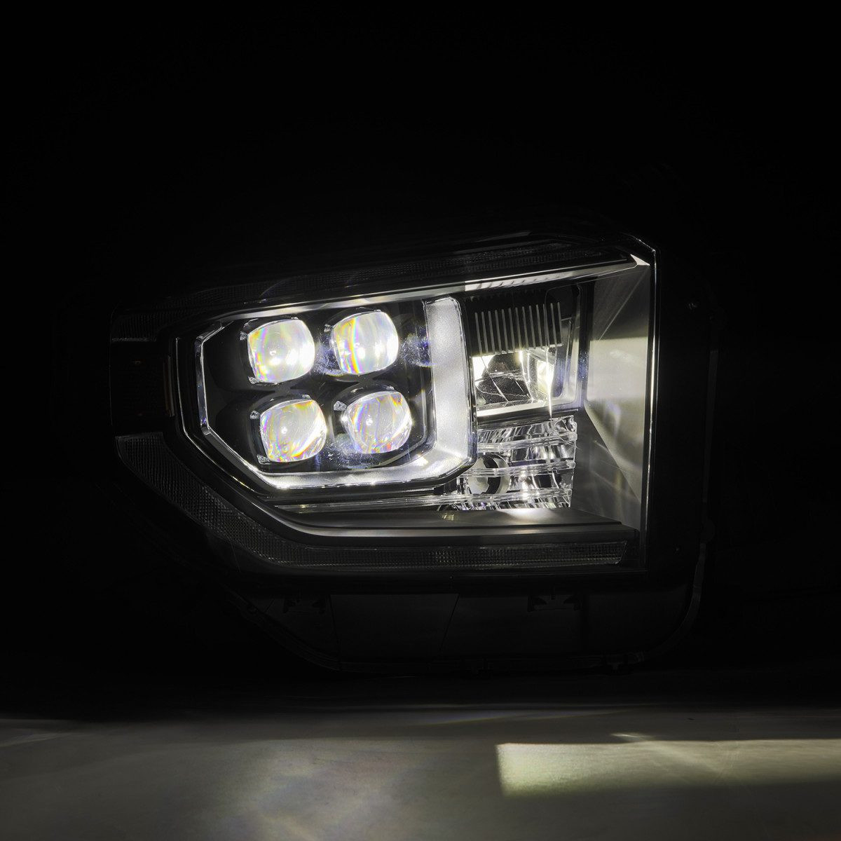 Купити Передні фари Toyota Tundra 2014-2021 LED NOVA серія чорні AlphaRex AHL-TUN14-G2-N-B