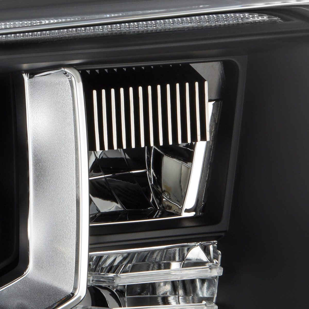 Купити Передні фари Toyota Tundra 2014-2021 LED NOVA серія чорні AlphaRex AHL-TUN14-G2-N-B