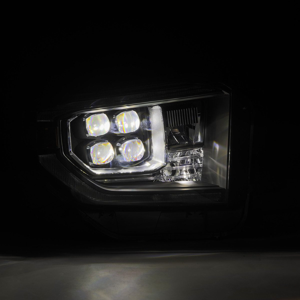Купити Передні фари Toyota Tundra 2014-2021 LED NOVA серія чорні AlphaRex AHL-TUN14-G2-N-B