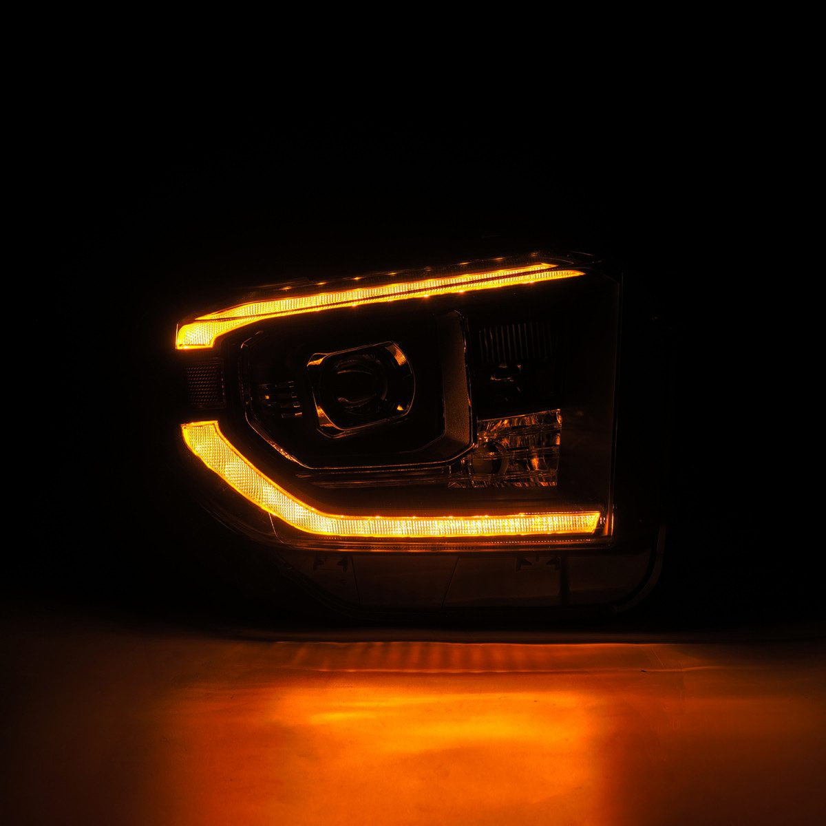 Купить Передние фары Toyota Tundra 2014-2021 LED LUXX серия черные AlphaRex AHL-TUN14-G2-PL-SA-B
