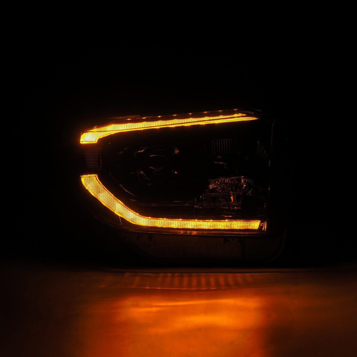 Купити Передні фари Toyota Tundra 2014-2021 LED LUXX серія колір Alpha-Black AlphaRex AHL-TUN14-G2-PL-SA-FLB