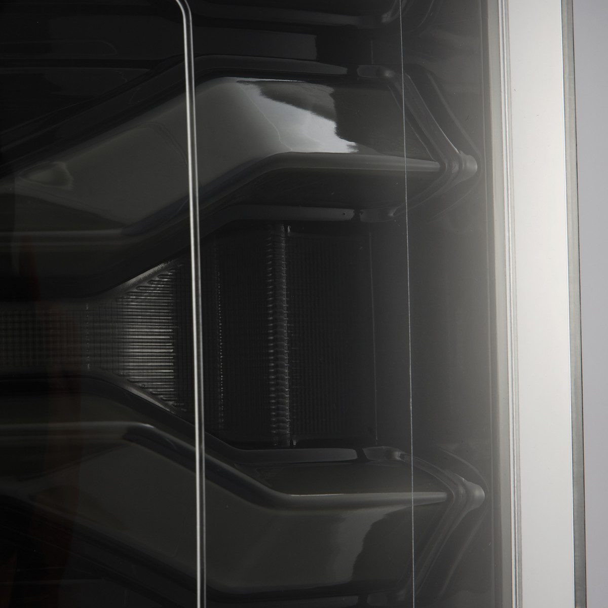 Buy Rear Ford F150 2021+ LED LUXX CERIAP COLOR ALPHA-BLACK ALPHAREX RTL-FF21-SA-YS-LB