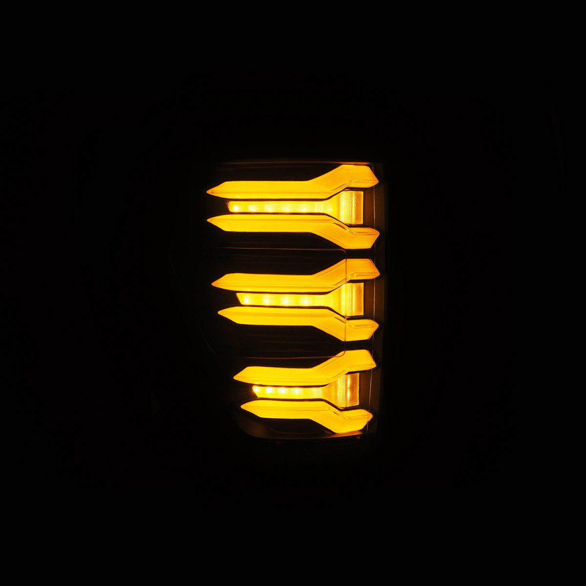 Купить Задние фарыFord F150 2021+ LED LUXX серия черные AlphaRex RTL-FF21-SA-YW-BS