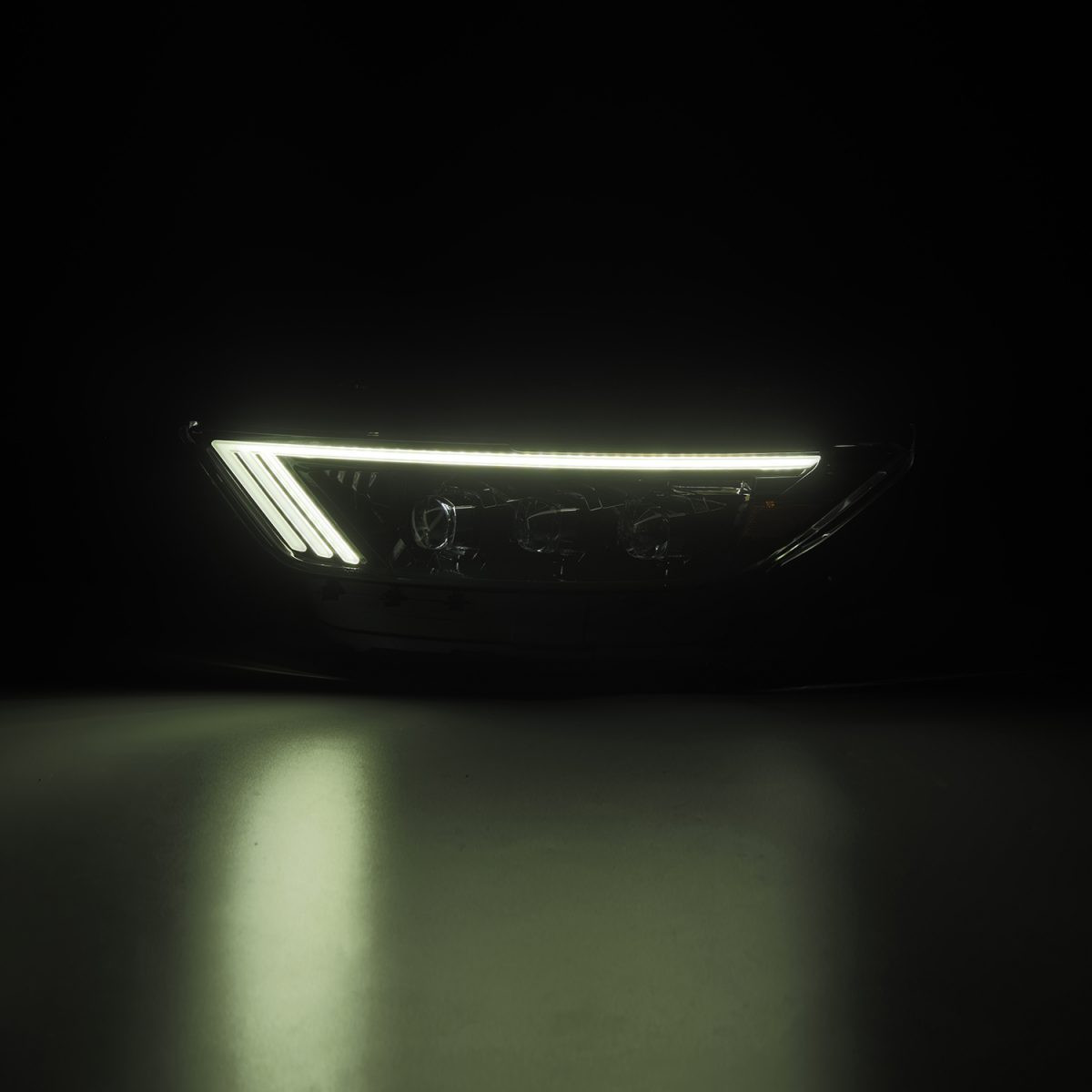 Купить Передние фары Ford Mustang 2015-2017 NOVA серия цвет Alpha-Black AlphaRex AHL-FM15-N-FLB