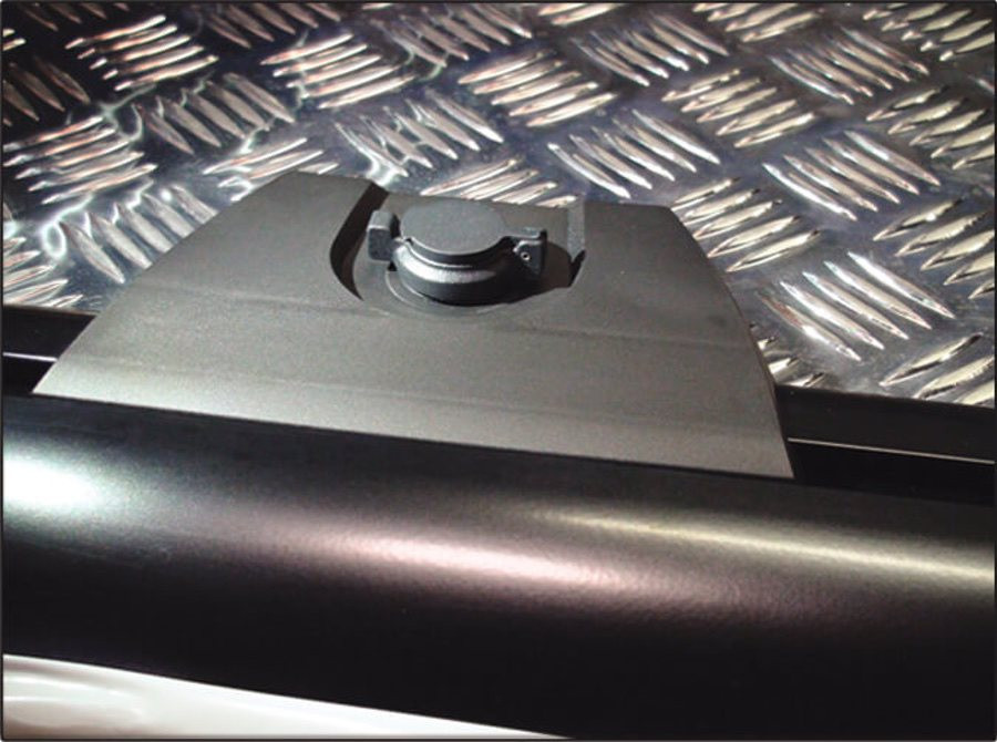 Buy Lid for Nissan Navara NP300 DC 2015-2025 aluminum black from Road Ranger Evo320b