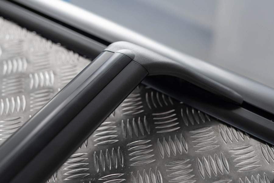 Buy Lid for VW Amarok DC aluminum black from Road Ranger Evo400B