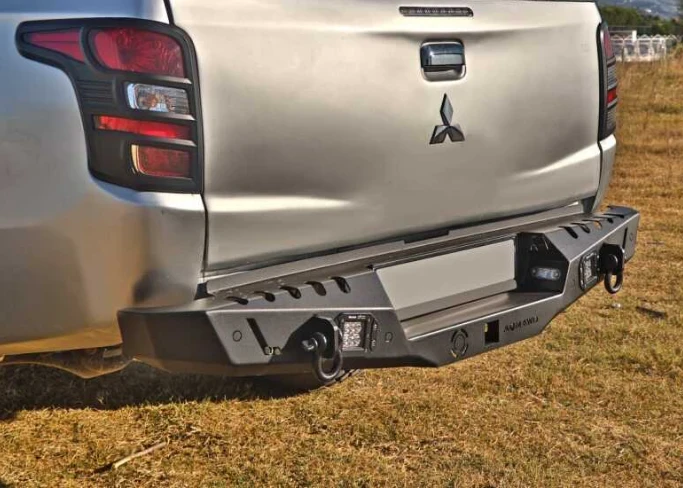 Купити Задній бампер для Mitsubishi L200 2007+ AQM-S20
