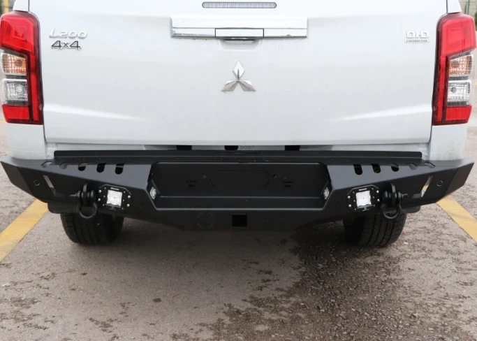 Купити Задній бампер для Mitsubishi L200 2007+ AQM-S20