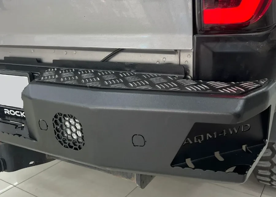 Купити Задній бампер для Nissan Navara 2010-2025 AQM-T20