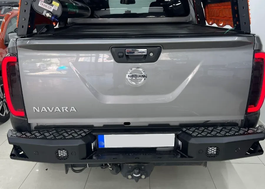 Купити Задній бампер для Nissan Navara 2010-2025 AQM-T20