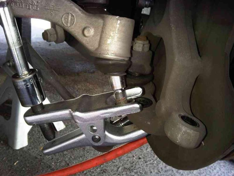 Купить Съемник шаровых опор и рулевых тяг двухуровневый 22 мм (FORCE 62804)