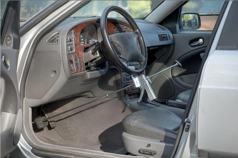 Купить Фиксатор рулевого колеса и педали тормоза (FORCE 904B2)