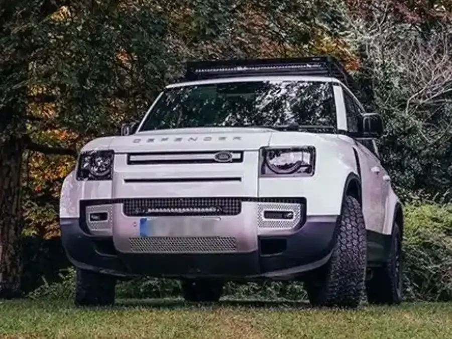 Buy Optics set in the radiator grille for Land Rover Defender 2020+ Lazer GK-Def18-01k