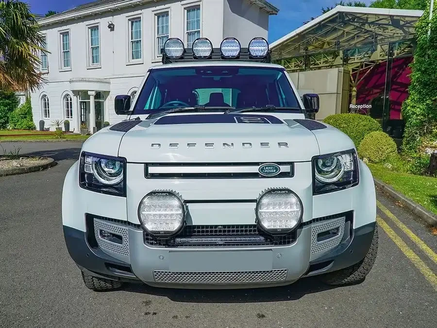 Купити Комплект оптики Sentinel в решітку радіатора для Land Rover Defender 2020+ LAZER VIFK-DEF2020-0S