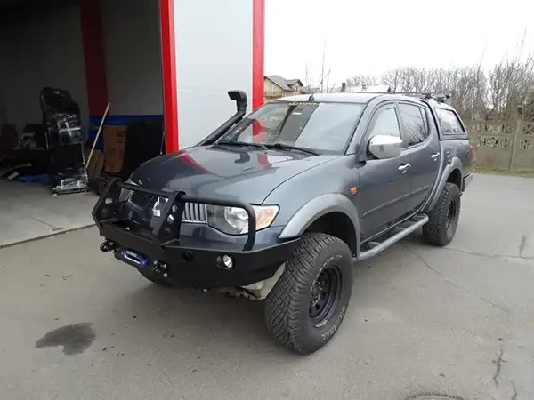Купить Передний бампер с кенгурятником для Mitsubishi L200 10-15 Fabryka 4х4 ZMC