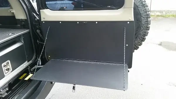 Купити Столик на задні дверцята великі алюмінієвий для Nissan Patrol Y61