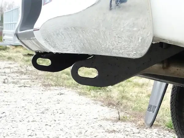 Купити Буксирувальні вушка комплект для Toyota Hilux 16+ Fabryka 4х4