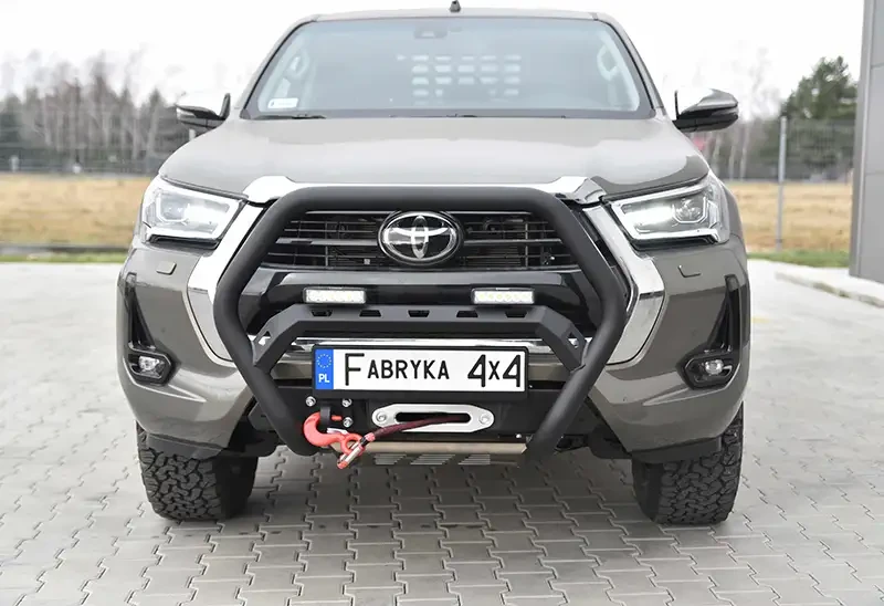 Купити Знімний кенгурятник для бампера slim Toyota Hilux 20+ Fabryka 4х4