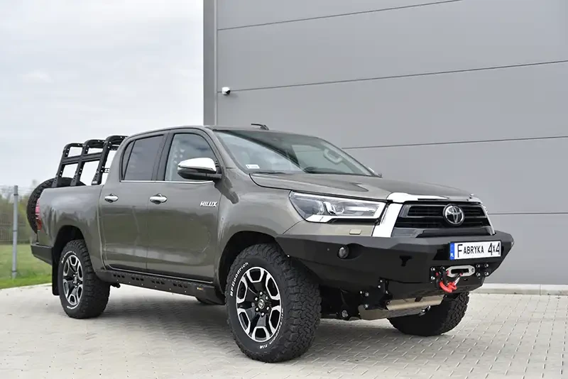 Купити Передній бампер standard для Toyota Hilux 20+ Fabryka 4х4