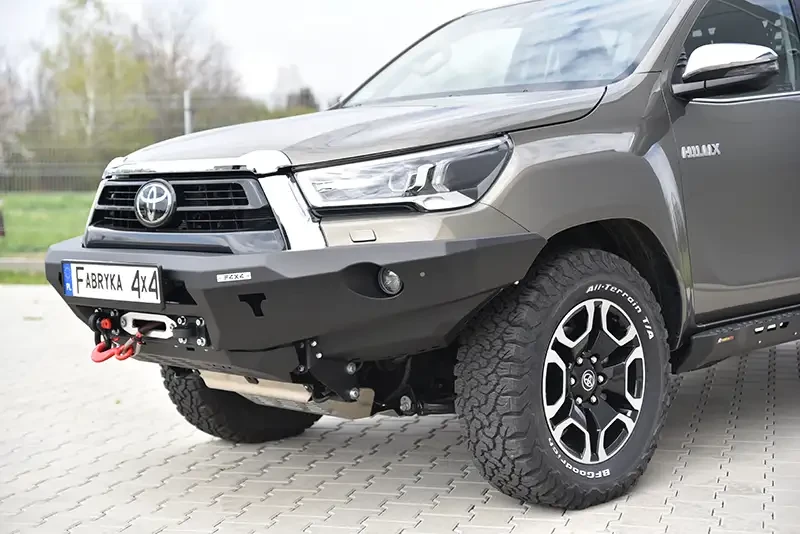Купити Передній бампер standard для Toyota Hilux 20+ Fabryka 4х4