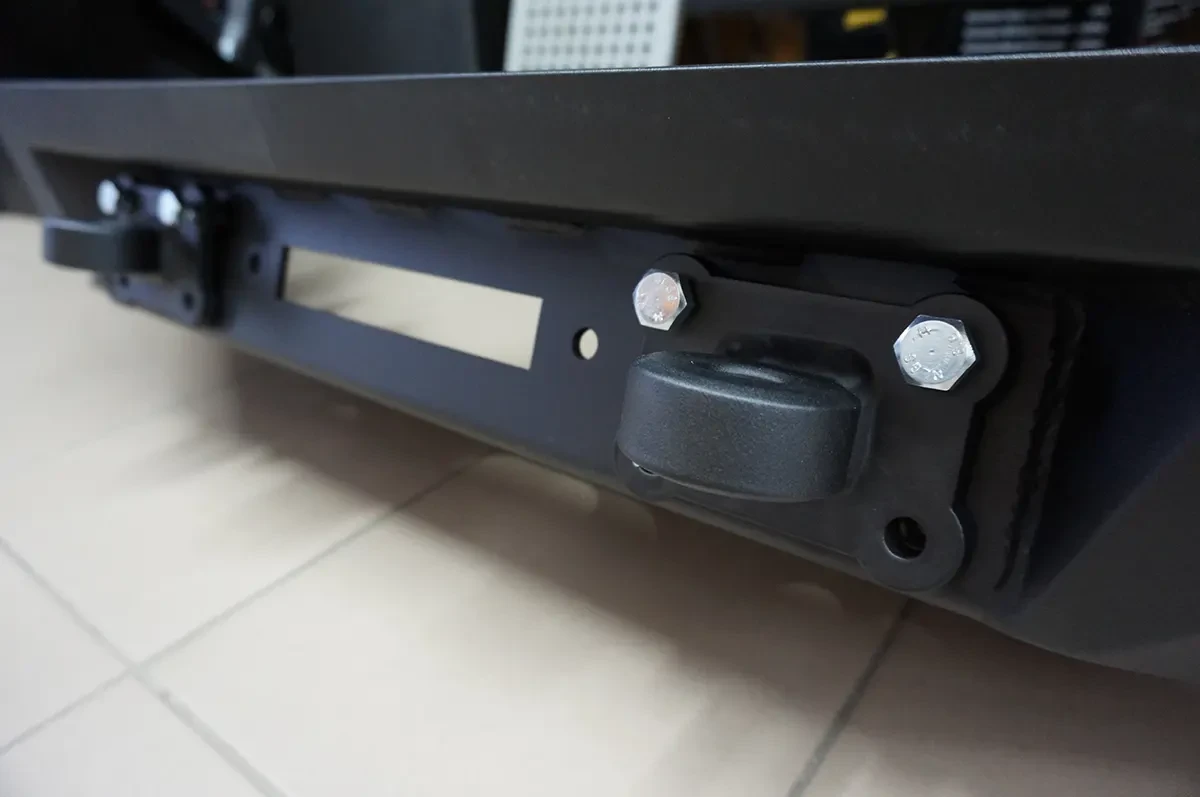 Купити Передній бампер standard для Toyota Hilux 20+ Fabryka 4х4