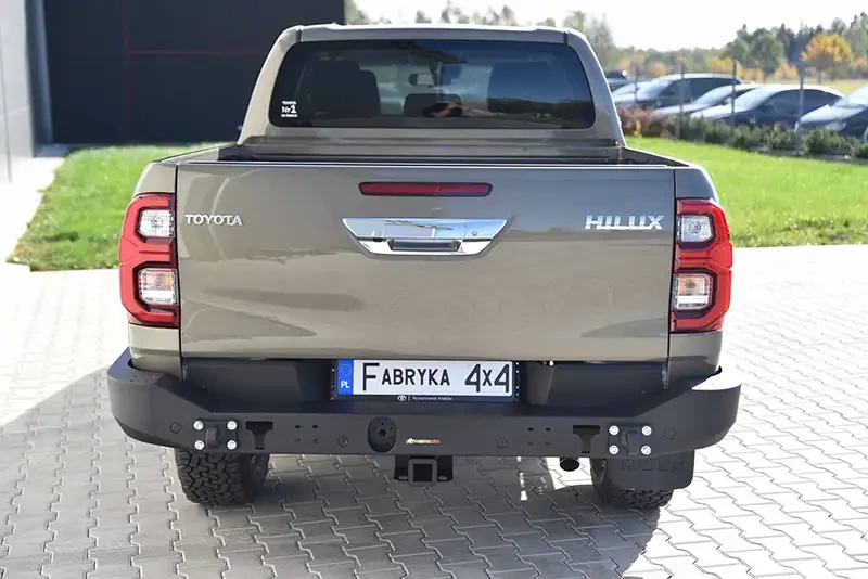 Купити Задній бампер довгий без ламп для Toyota Hilux 20+ Fabryka 4х4