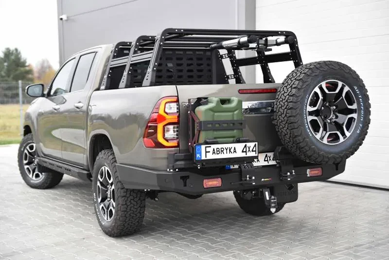 Купити Задній бампер довгий з LED фарами Toyota Hilux 20+ Fabryka 4х4