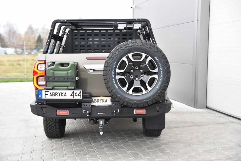 Купити Задній бампер довгий з LED фарами Toyota Hilux 20+ Fabryka 4х4