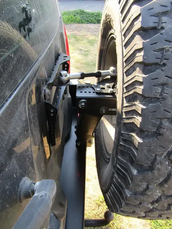 Купити Кріплення запасного колеса Mitsubishi Pajero III 99-06 F4X4