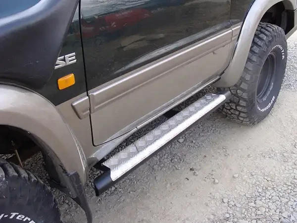 Buy Nissan Patrol GU4 protective thresholds short base F4X4