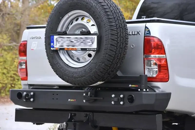 Купити Задній бампер під тримачі колеса та каністри Toyota Hilux 04-15 F4X4