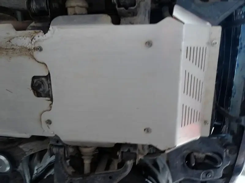 Buy Engine Protection under the original Toyota Hilux Bumper 04-15 F4X4